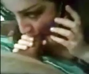 线控制动沙特的女人吹