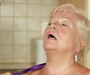 真正的奶奶渴望一个良好他妈的