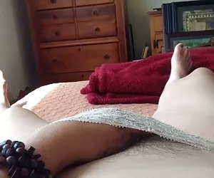 自慰下我的内裤，惊人的性高潮