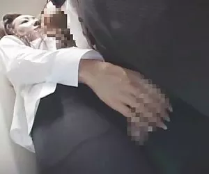 日本夫人在电梯2