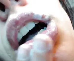 它有它自己的奶油暨