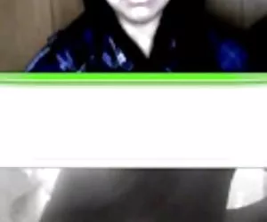 她看起来在我手淫
