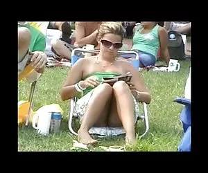 坐超短裙2