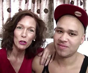 真正的成熟妈妈乱搞年轻的不是她儿子