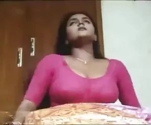 性感热的胸部