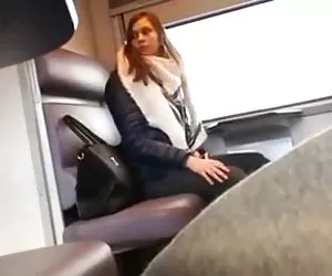 女孩不能停止看我手淫