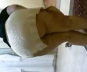 阿拉伯舞的胸部闪