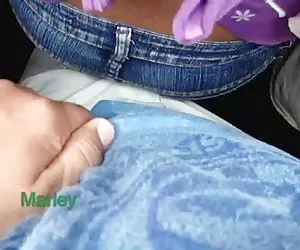 她很好奇