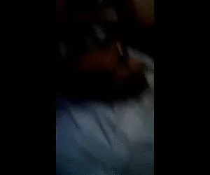 该办公室的女孩mansi显示她的大胸部在办公室8