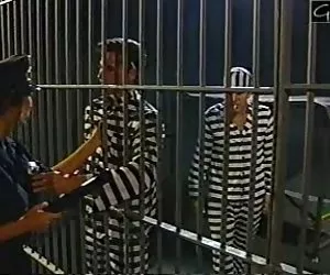 监狱返回