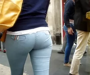 我暨女孩，在公共拍摄