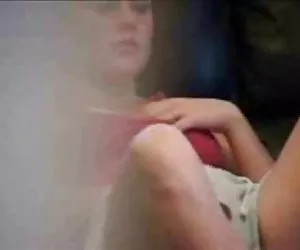 女孩身陷在隐藏摄像手淫