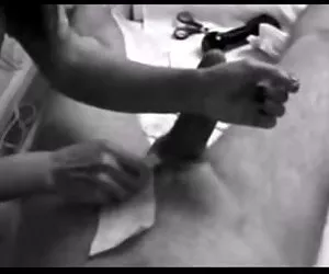 男性生殖器打蜡勃起