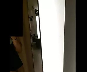 闪烁在更衣室